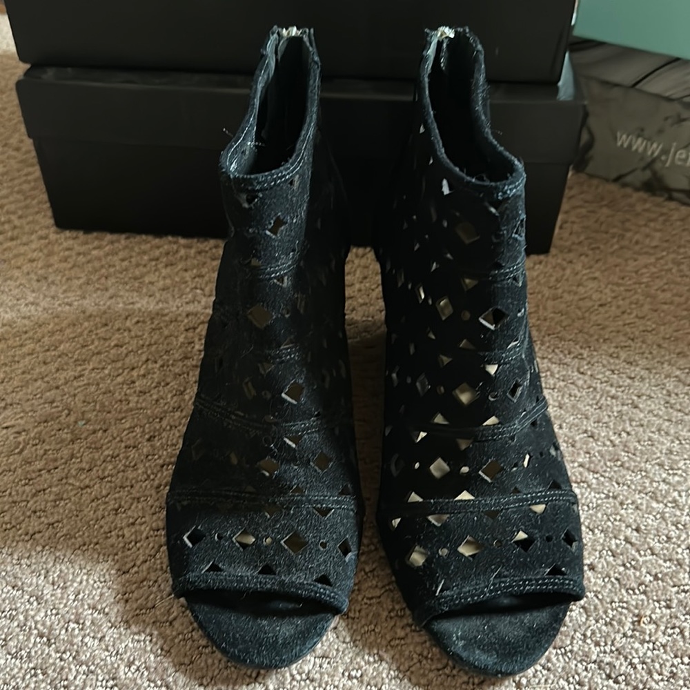 EUC Micheal Kors wedge cut out booties black suede sz 7.5
